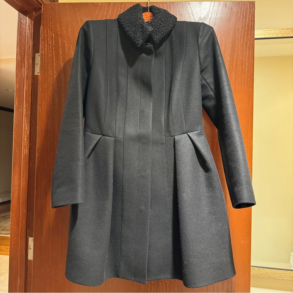 Maje Women’s Black Wool Coat with fur collar - Size 40
